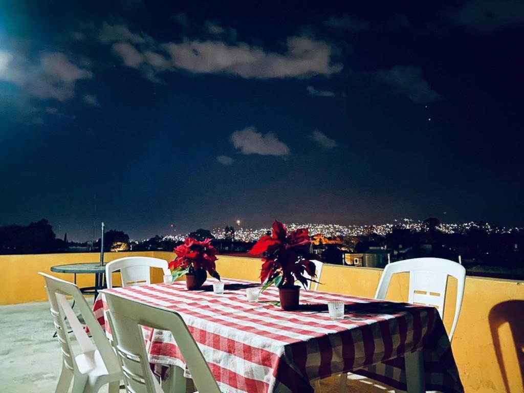 Los Nardos Hostel -Pet Friendly- 오아하카주 외부 사진